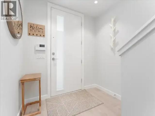 3 Bedroom Townhouse Vancouver BC 105526218