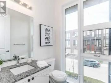 3 Bedroom Townhouse Vaughan ON 103119154