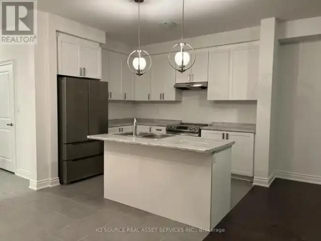 3 Bedroom Townhouse Wasaga Beach ON 105623746
