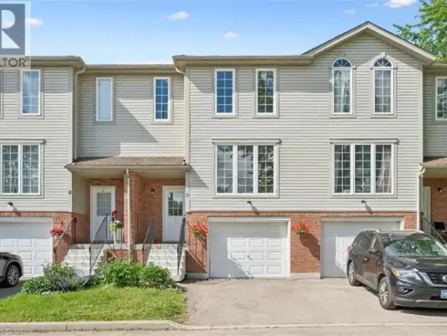 3 Bedroom Townhouse Waterloo ON 104681990