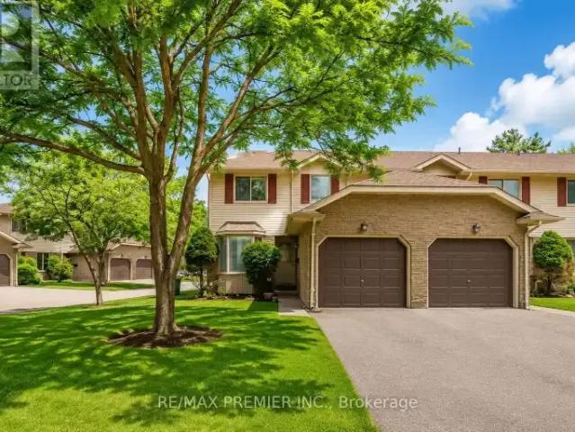 3 Bedroom Townhouse Waterloo ON 104754089