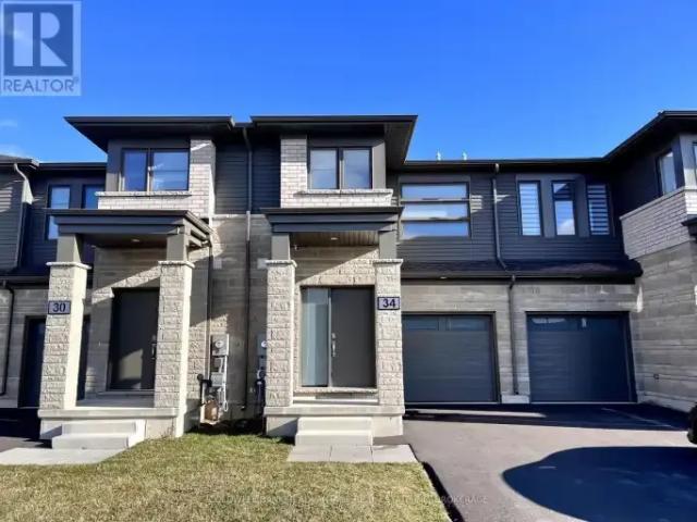 3 Bedroom Townhouse Welland ON 104888892