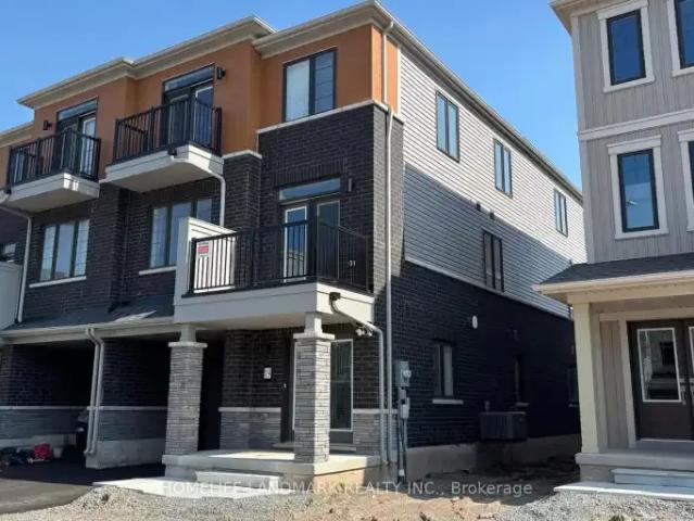 3 Bedroom Townhouse Welland ON LS104941026