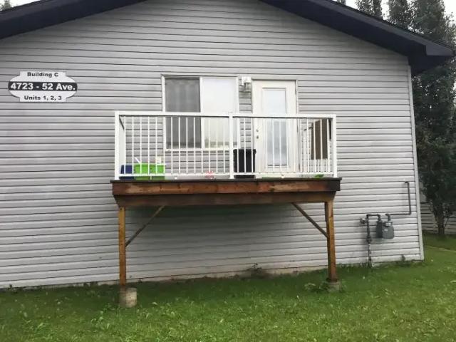 3 Bedroom Townhouse Whitecourt AB 105467281