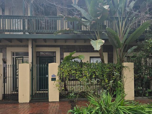 3 Bedroom Townhouse with Double Garage in the Heart of Adelaide City