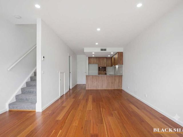 3 Bedroom Townhouse with double garage in Coombs