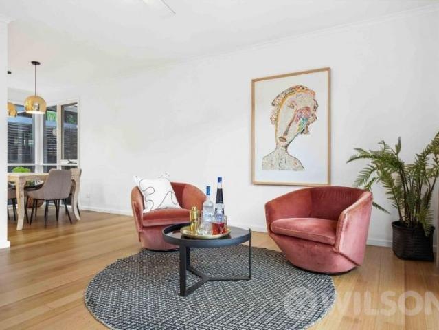 3 bedroom townhouse with double lockup garage