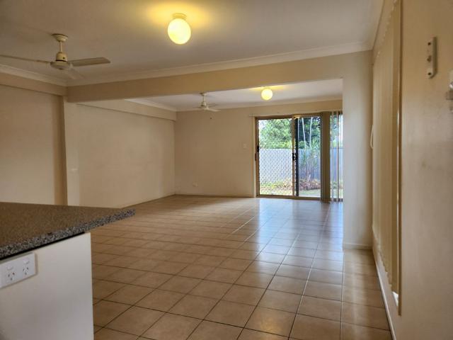 3 BEDROOM TOWNHOUSE WITH POOL IN COMPLEX