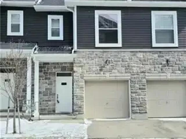 3 Bedroom Townhouse Woodstock ON 100444826