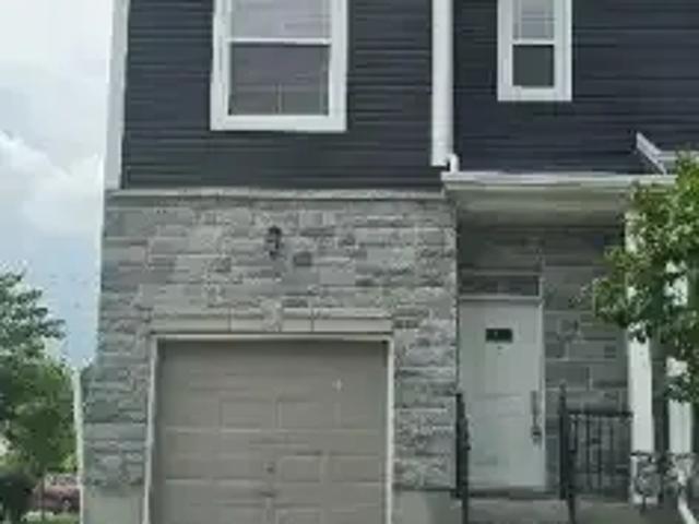 3 Bedroom Townhouse Woodstock ON 104535606