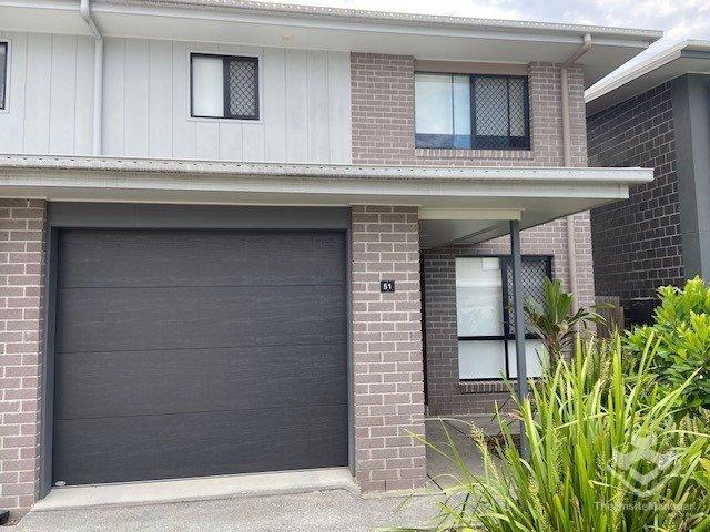 3 BEDROOM TOWNHOUSE 2 Car, Air Cons, Pets Welcome