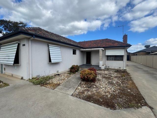 3 BEDROOM TOWNHOUSE!