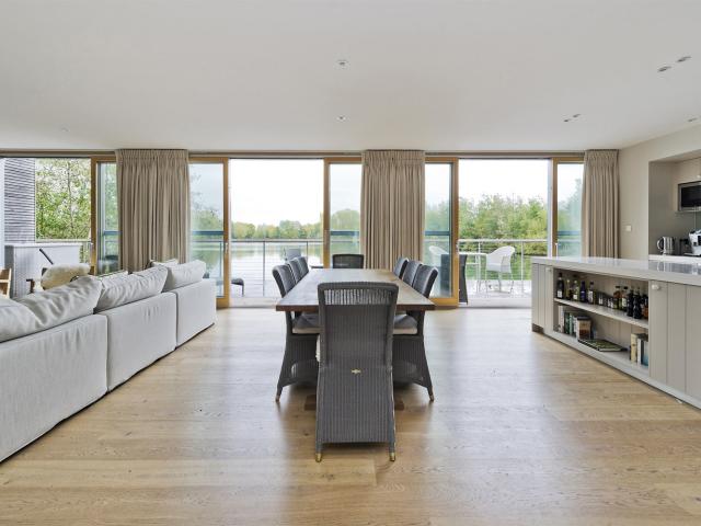 3 bedroom to rent in gl7 5