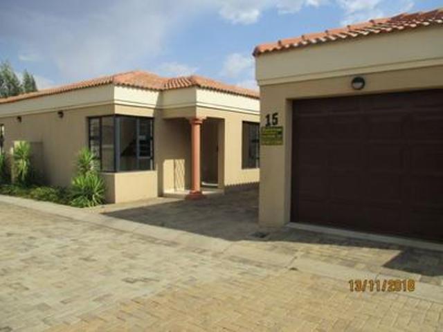 3 bedroom tonwhouse to rent
