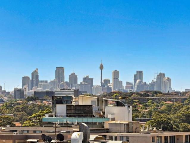 3 Bedroom Top Floor Residence with sweeping views