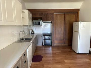 3 bedroom, Top storey, Partly furnished!