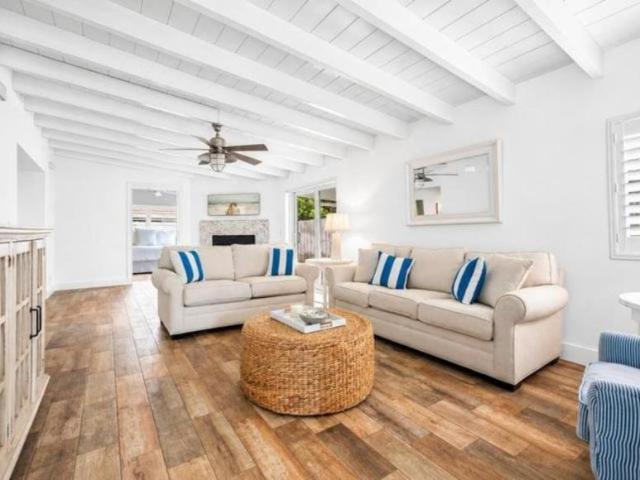 3 bedroom, Tequesta FL 33469 106217665