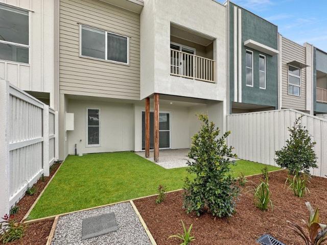 3 bedroom terrace home in the heart of Banya!