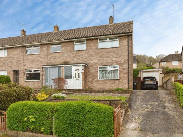 3 bedroom terraced bungalow for sale
