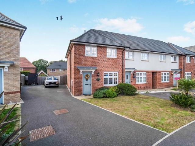 3 bedroom end of terrace house for sale