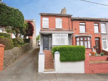 3 bedroom terraced bungalow for sale