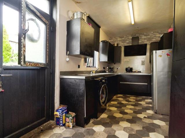 3 bedroom terraced bungalow for sale