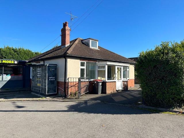 3 bedroom terraced bungalow for sale
