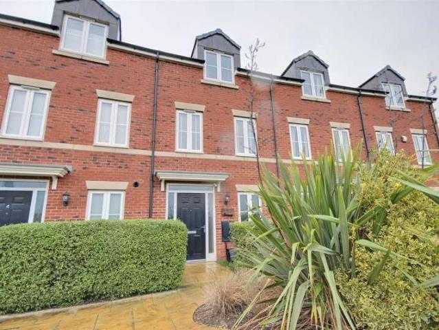 3 Bedroom Terraced House