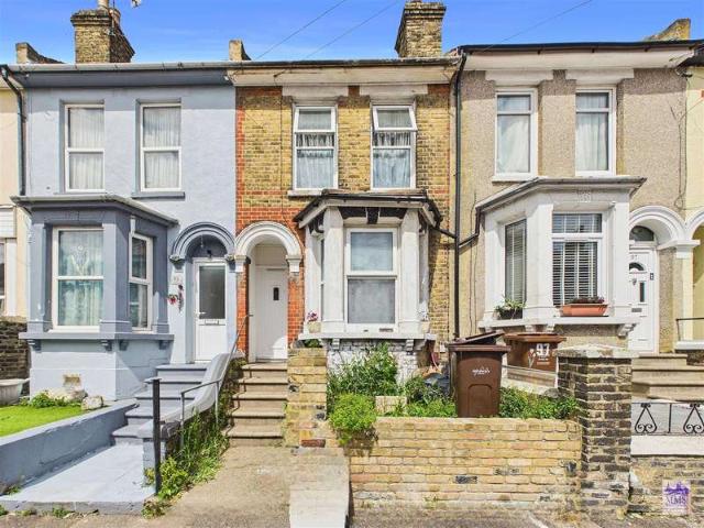 3 Bedroom Terraced House