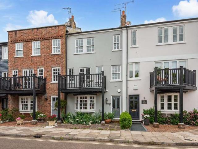 3 Bedroom Terraced House