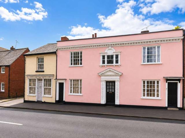 3 Bedroom Terraced House