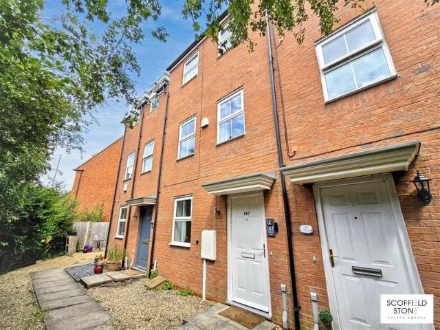 3 Bedroom Terraced House