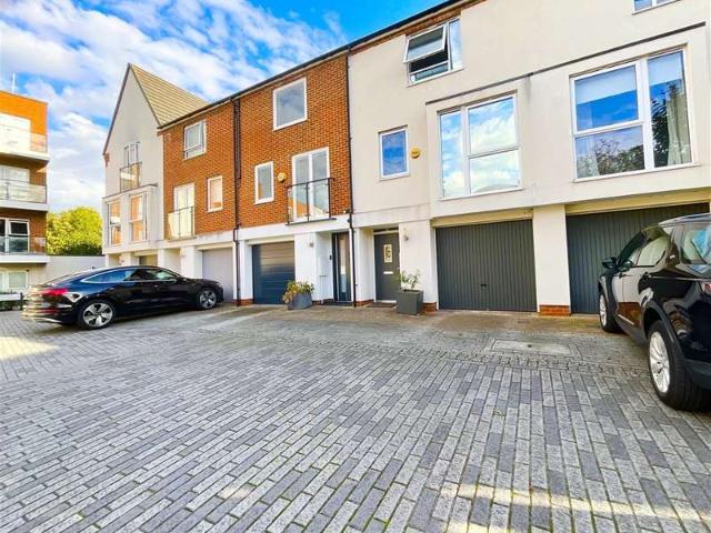 3 Bedroom Terraced House