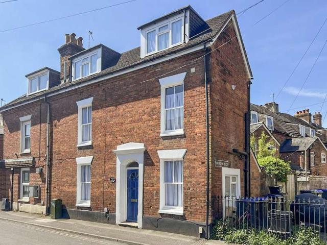 3 Bedroom Terraced House