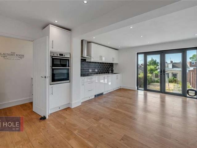 3 Bedroom Terraced House