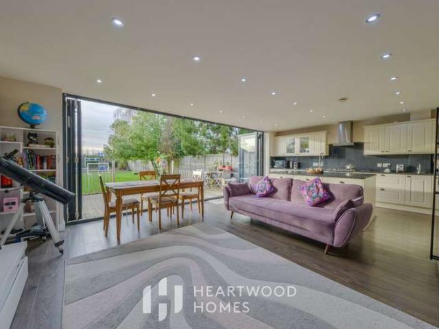 3 Bedroom Terraced House