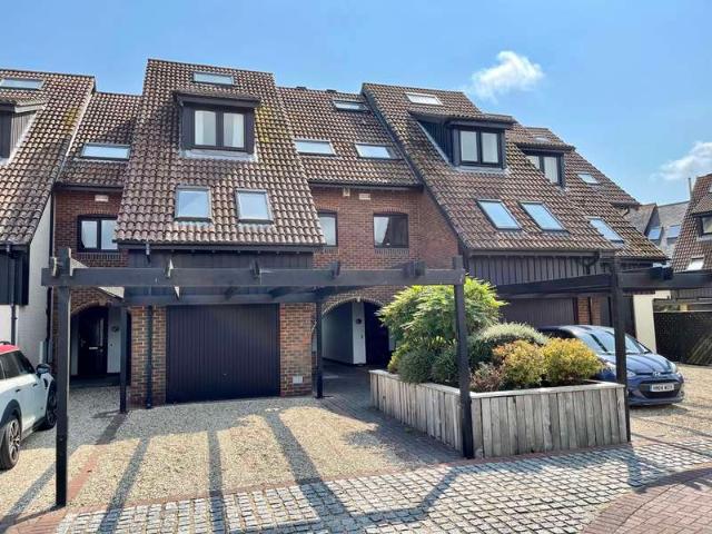 3 Bedroom Terraced House