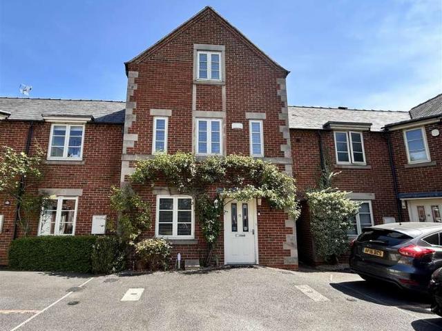 3 Bedroom Terraced House