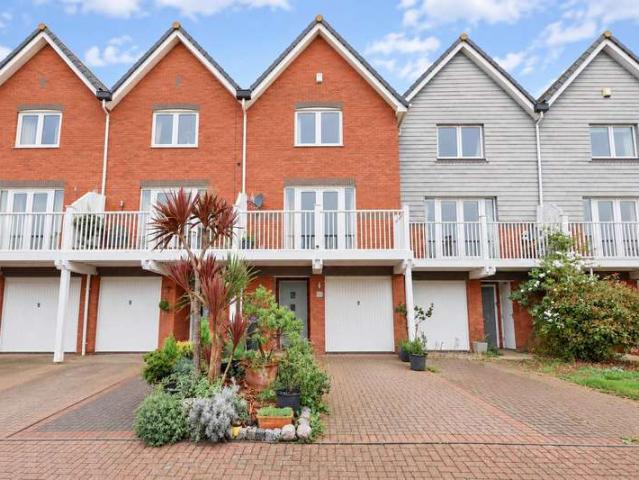3 Bedroom Terraced House