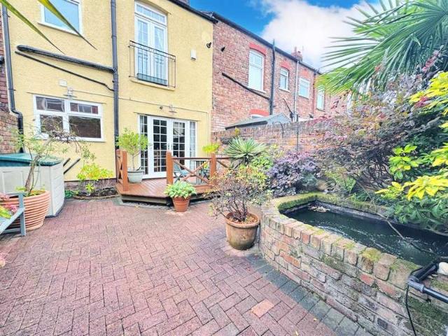 3 Bedroom Terraced House