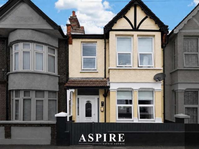 3 Bedroom Terraced House