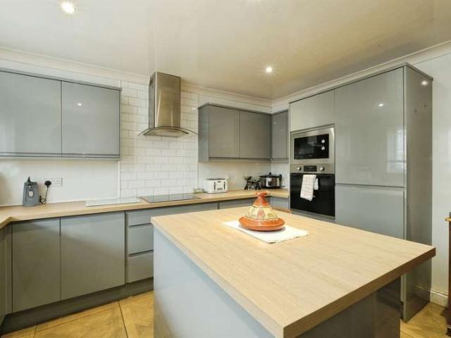 3 Bedroom Terraced House