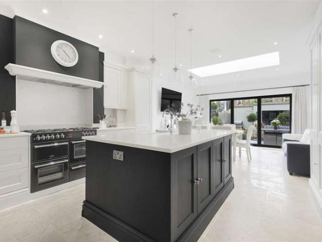 3 Bedroom Terraced House
