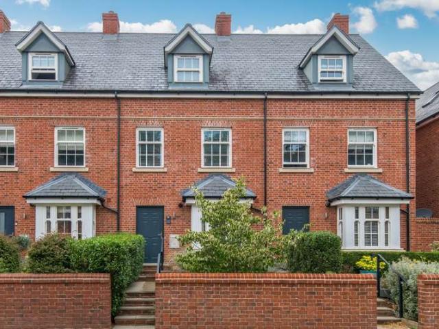 3 Bedroom Terraced House