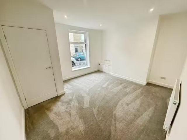 3 bedroom terraced house for rent in Cavendish Street, Darwen.