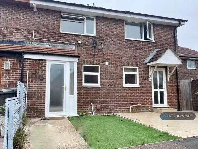 3 bedroom terraced house for rent in Cadnam Way, Bournemouth.
