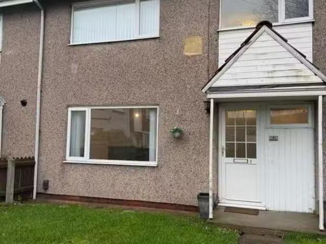 3 bedroom terraced house for rent in Campbell Grove, Grimsby.