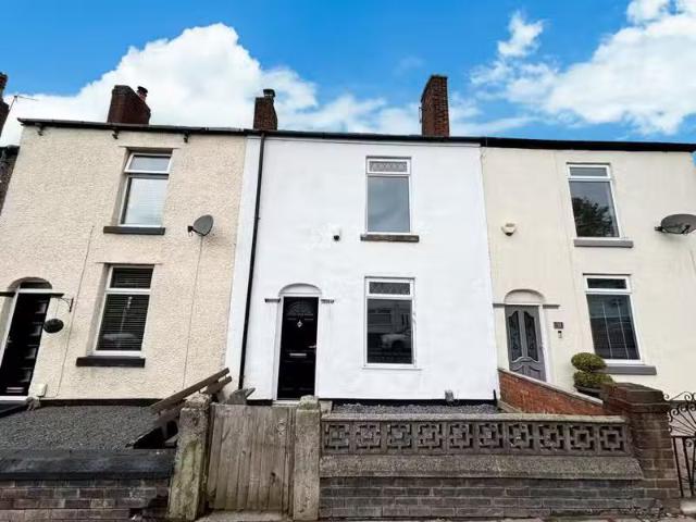 3 bedroom terraced house for rent in Church Street, Westhought.