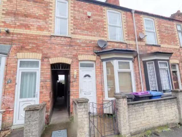 3 bedroom terraced house for rent in Charles Street, Gainsboro.