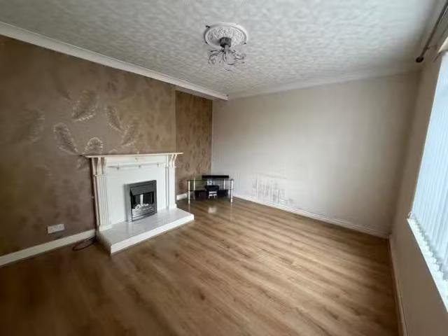 3 bedroom terraced house for rent in Alderfield Drive, Liverpo.